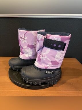Tundra Toddler Girls Purple Snowflake Hook And Loop Lined Winter Snow Boots 5